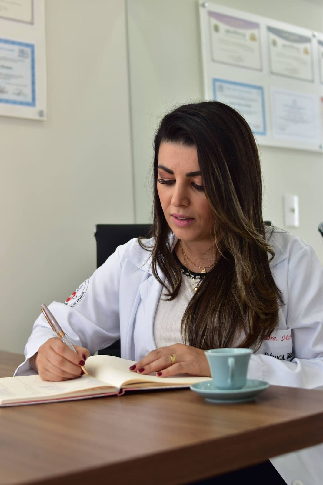 Mariana Mendes em atendimento na Lavitali Osteopatia e Pilates